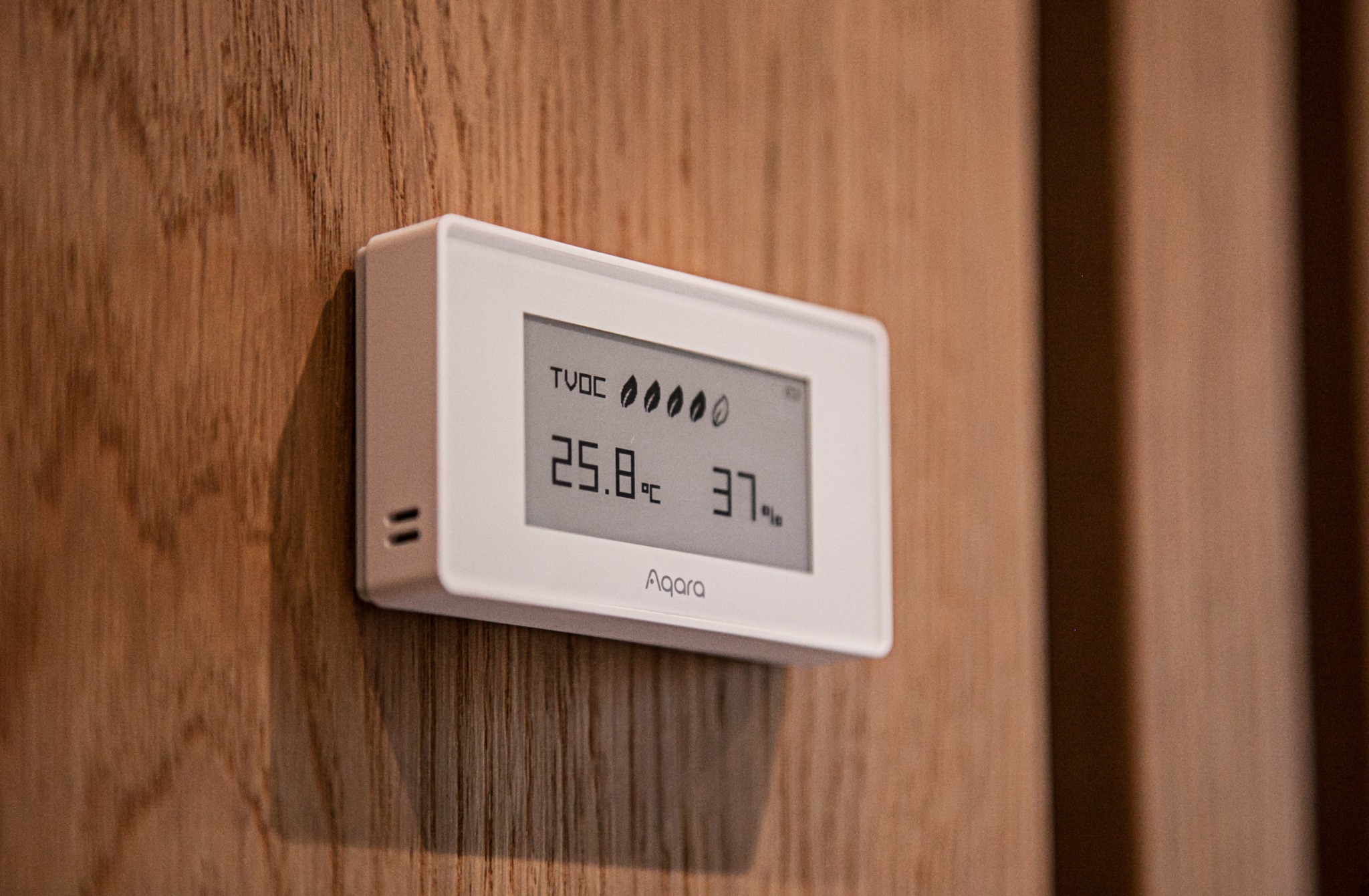 Гостиная в доме-образце Solid State Smart